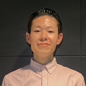 中根 駿介